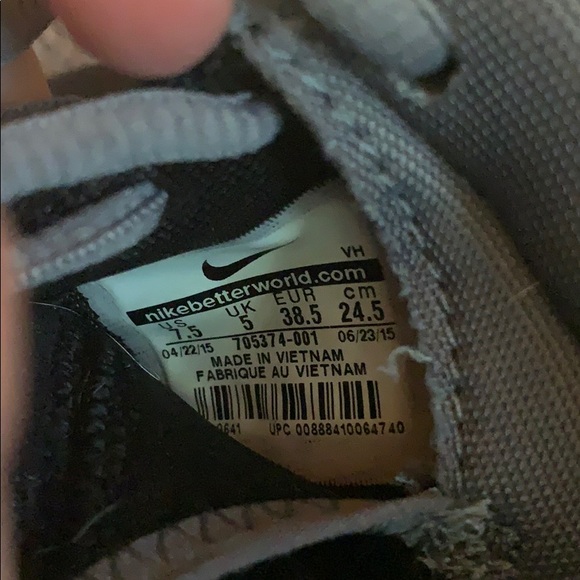 Nike Running Shoes - Picture 3 of 4